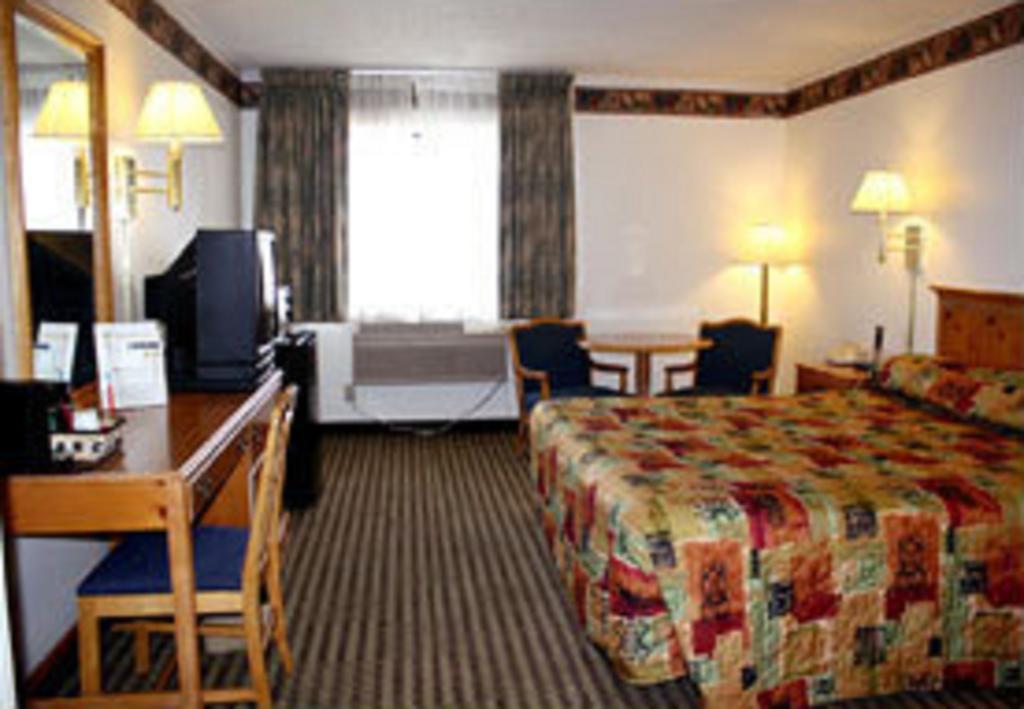 Super 8 By Wyndham Willows Esterno foto